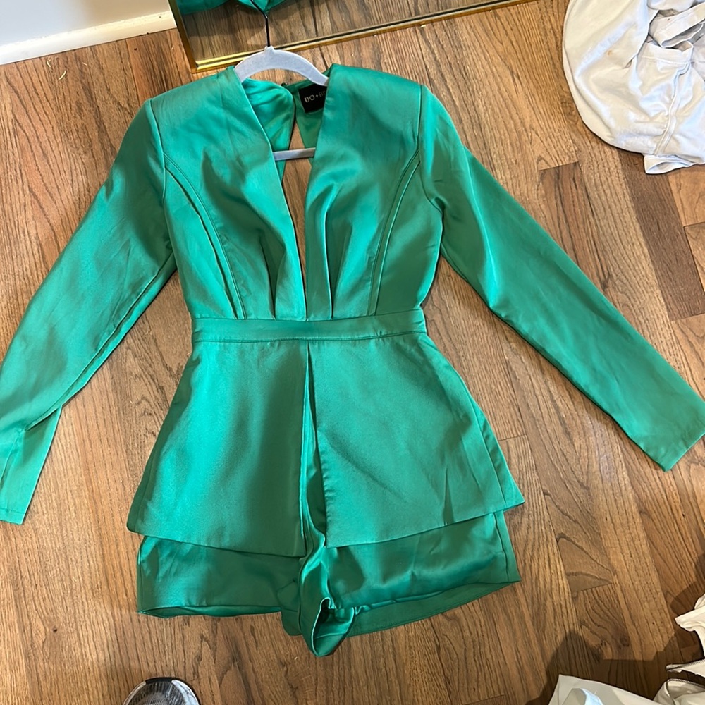 DO+BE green romper with open back. Never worn. Size SMALL